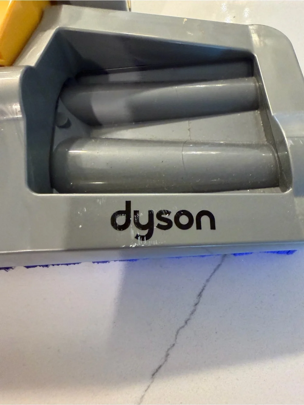 Nwt dyson hard wood fooor tool vaccume attachment new new new